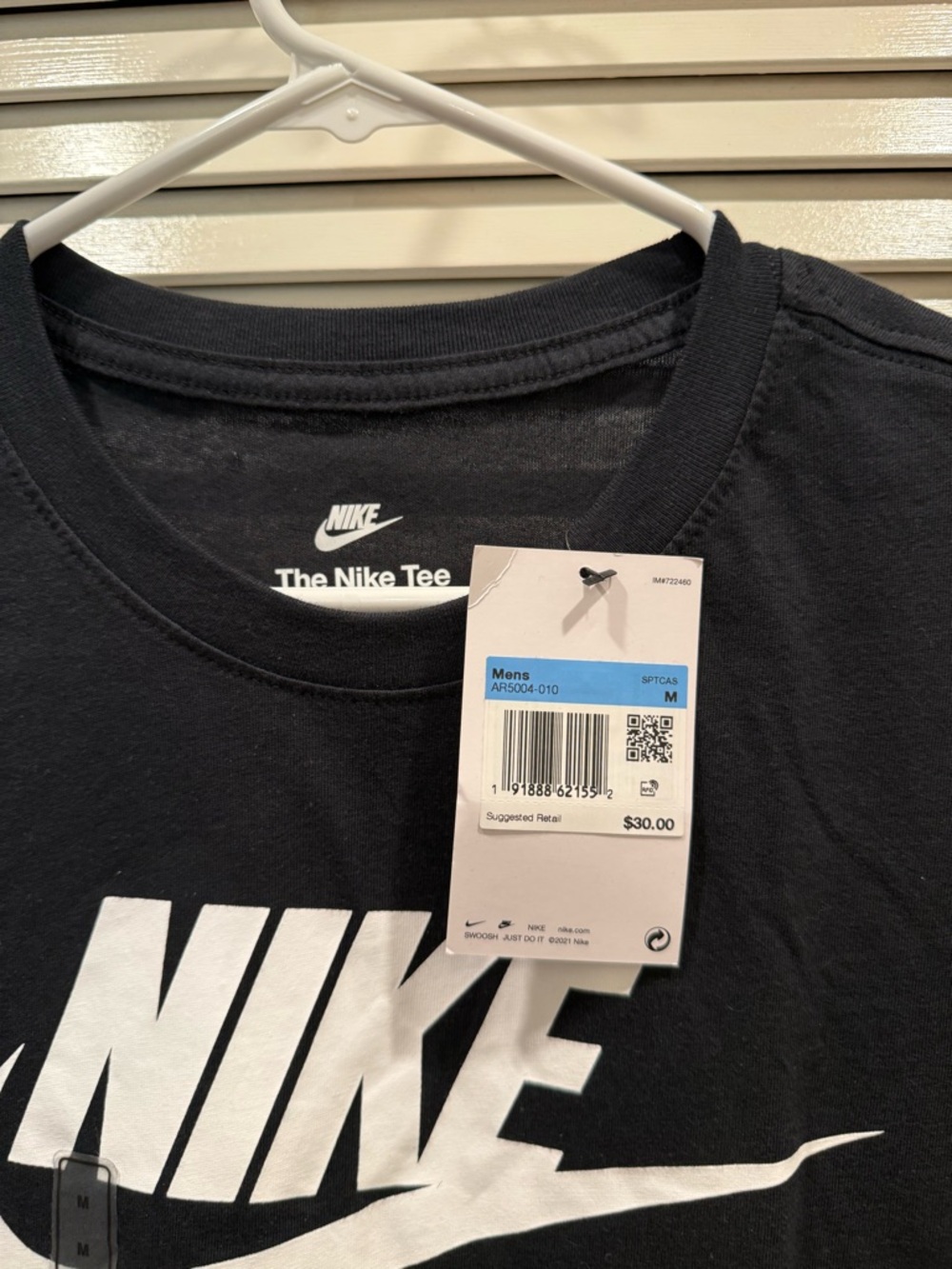 Nike Men’s Black Tee with White Swoosh Logo - Picture 2 of 3